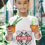 SKATE IT Kids T-Shirts